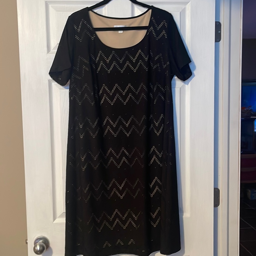 EUC DressBarn Plus Black/Nude Lace Chevron Dress (14W)